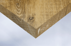 Autocolant imitație lemn Folie.ro aplicat pe mobilă – folie decorativă premium