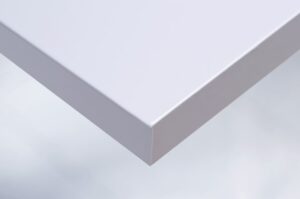 Folie autocolantă autoadezivă Lacquered White 122 cm pentru mobilă, uși și pereți
