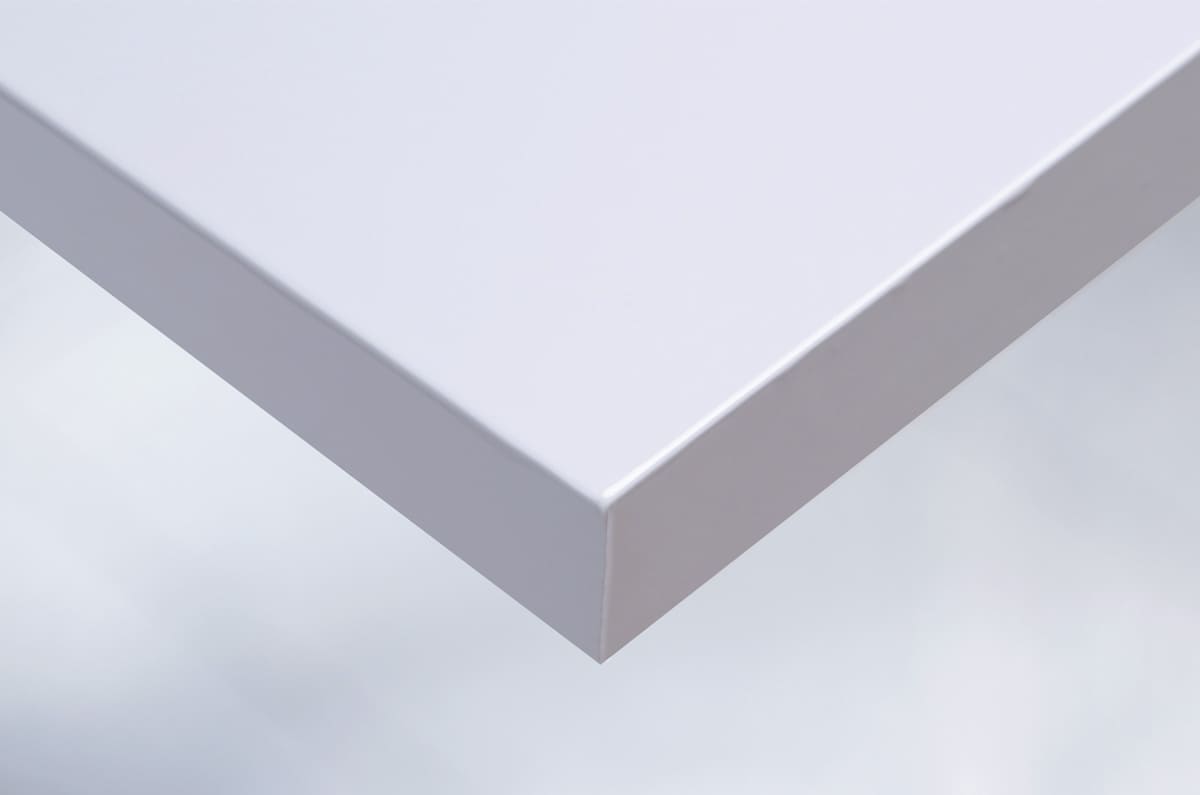 J4 Folie autocolantă autoadezivă Lacquered White 122 cm pentru mobilă, uși și pereți