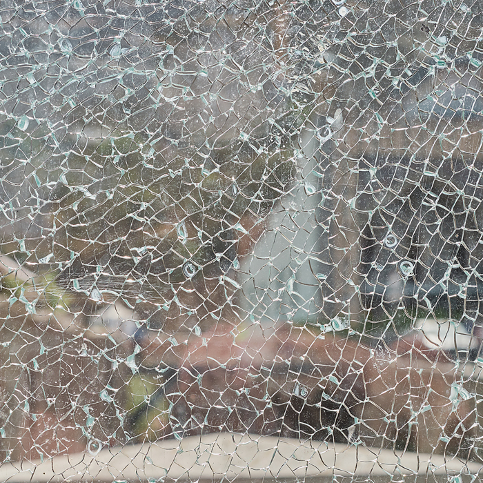 protectie-impotriva-ranirii-cu-cioburi-350 Folie siguranta antifractie exterioara Helios SHE Clear PS 7 175 microni